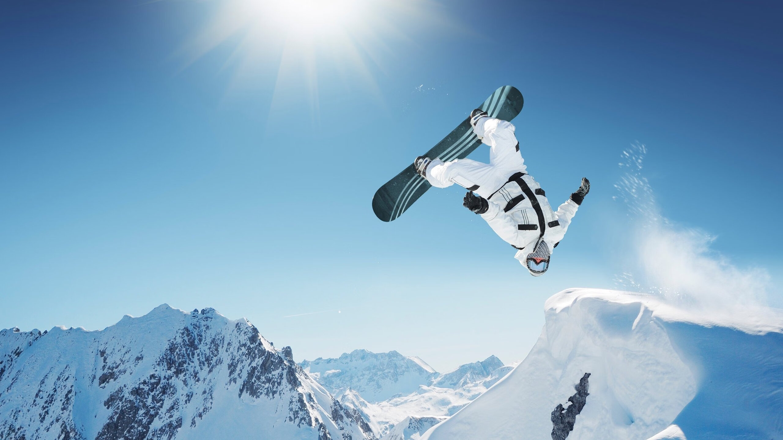 混合泳接力吉尔吉斯斯坦团队协作显著,吉尔吉斯斯坦游泳运动员